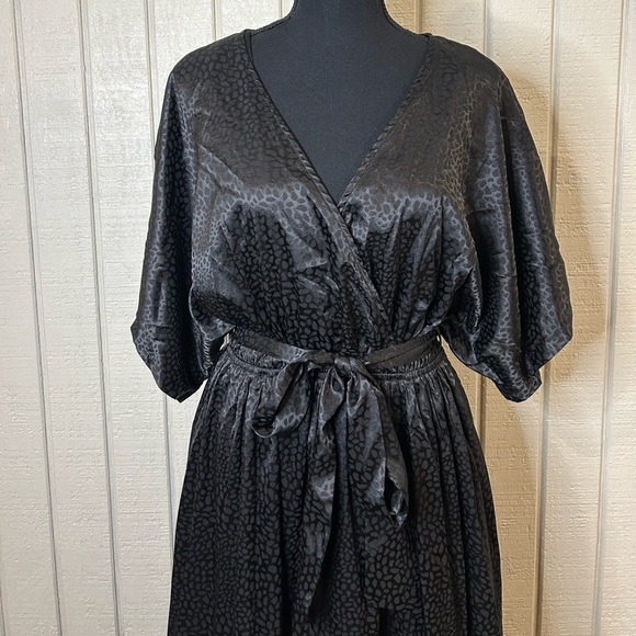 Baltic Born Savannah Print Kimono Maxi Dress, size medium.  NWT - Picture 4 of 6